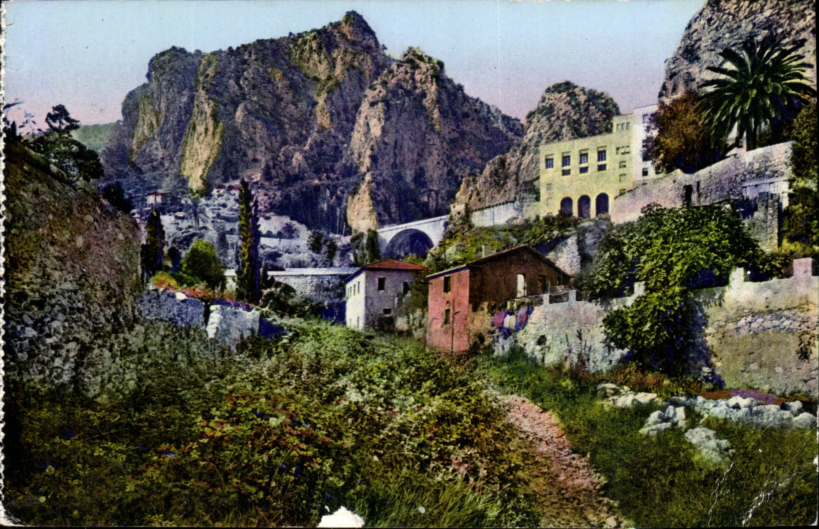 De la VENDIMIA de la POSTAL opinión Menton de la frontera