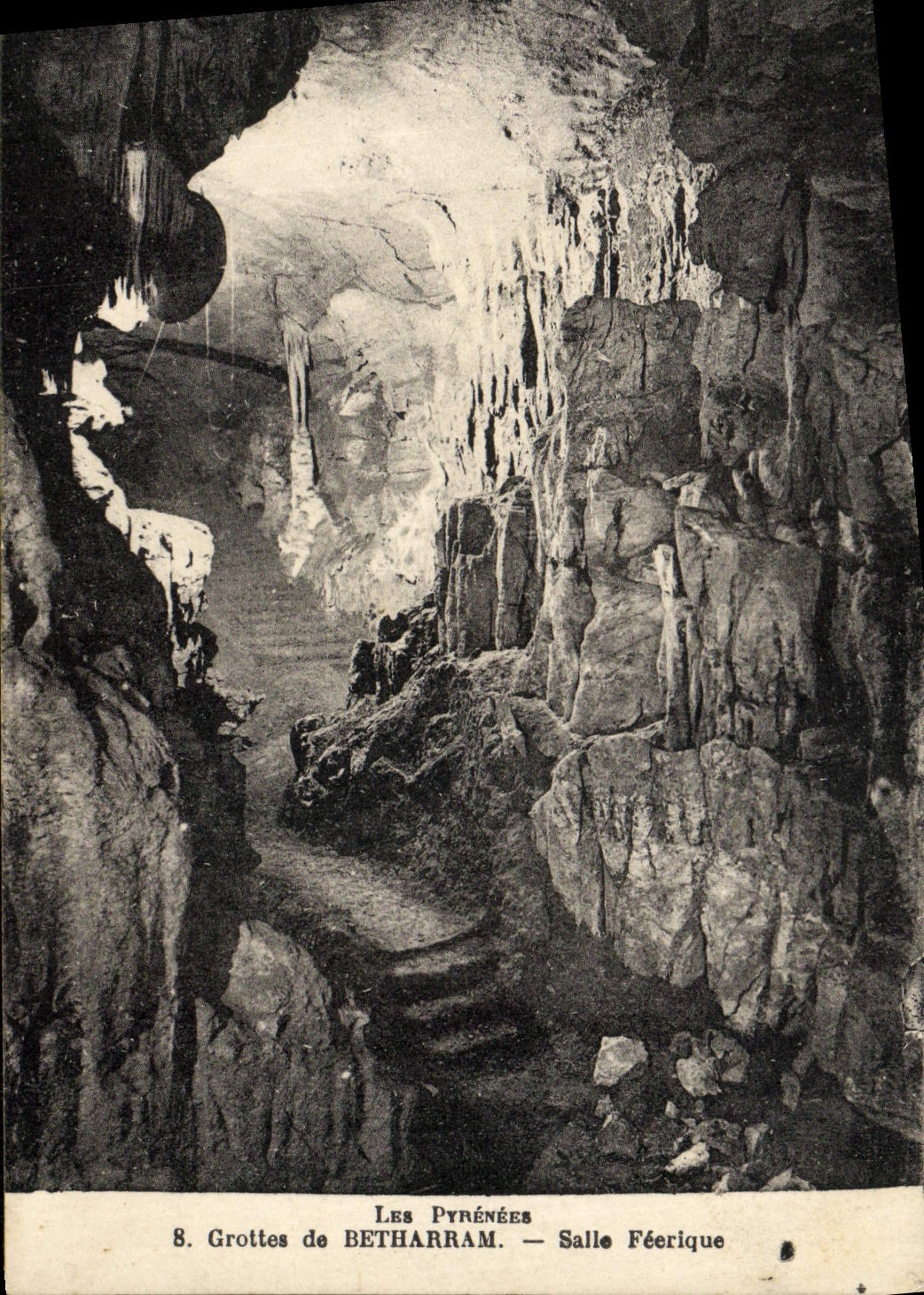 CPA Les Pyrenees Grottes De Betharram Salle Feerique