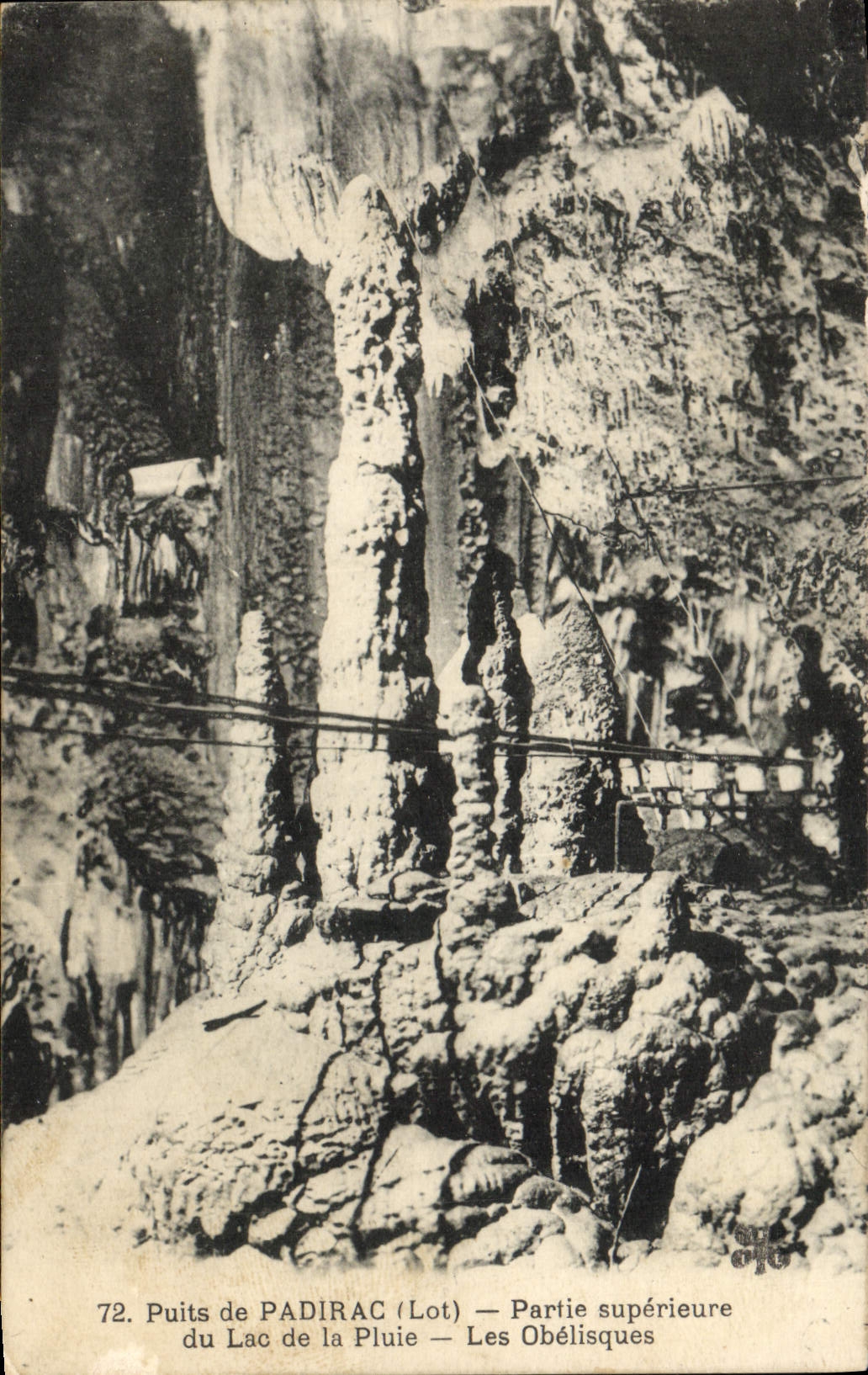 VINTAGE POSTCARD Well De Padirac Left Superiqure DuLac Of the Rain Obelisks