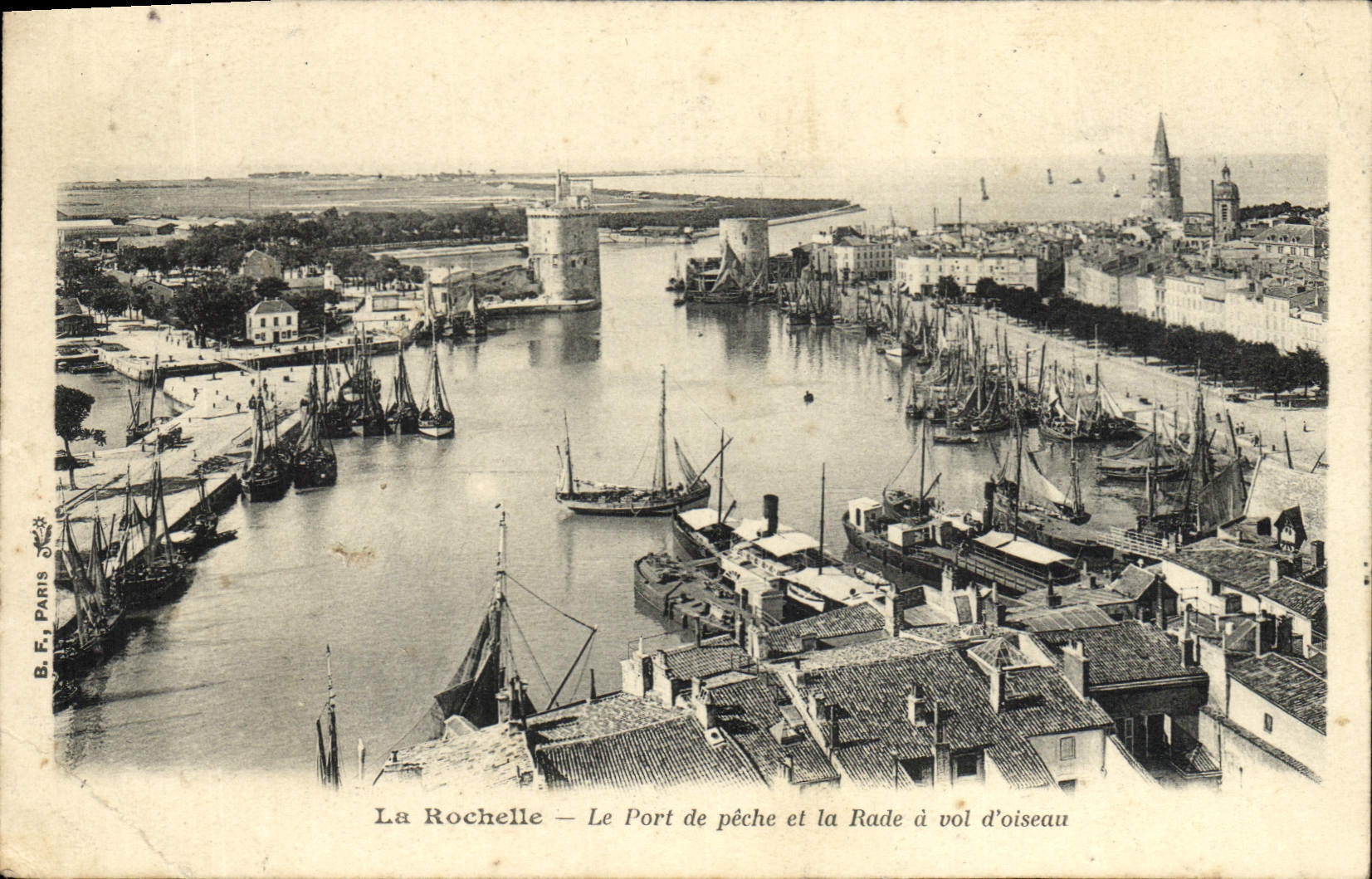 VINTAGE POSTCARD La Rochelle the Fishing port And Roads As the crow flies Boats