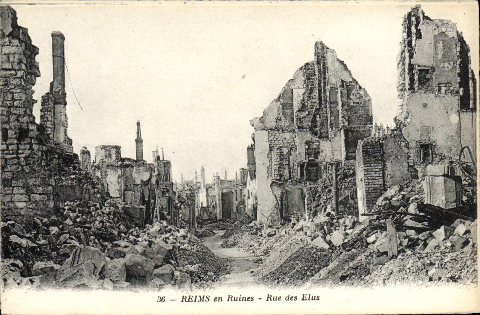 CPA Reims en Ruines Rue des Elus Militaria 