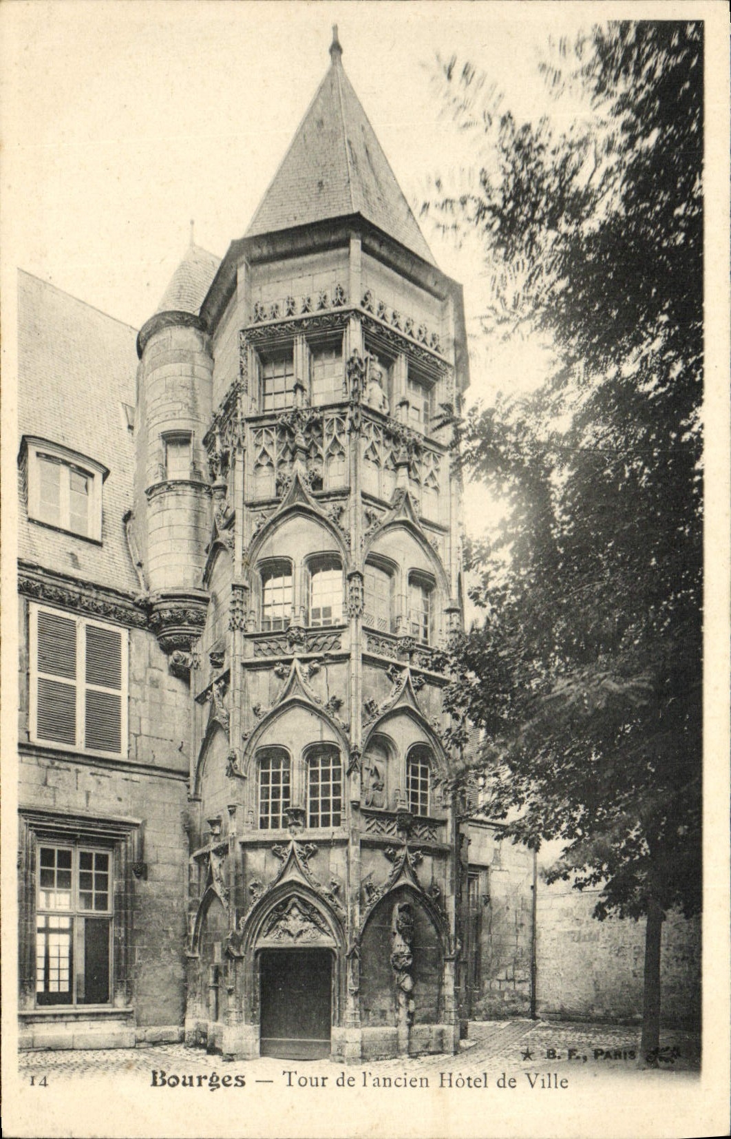 Vuelta de Bourges de la POSTAL de la VENDIMIA del ayuntamiento viejo de I