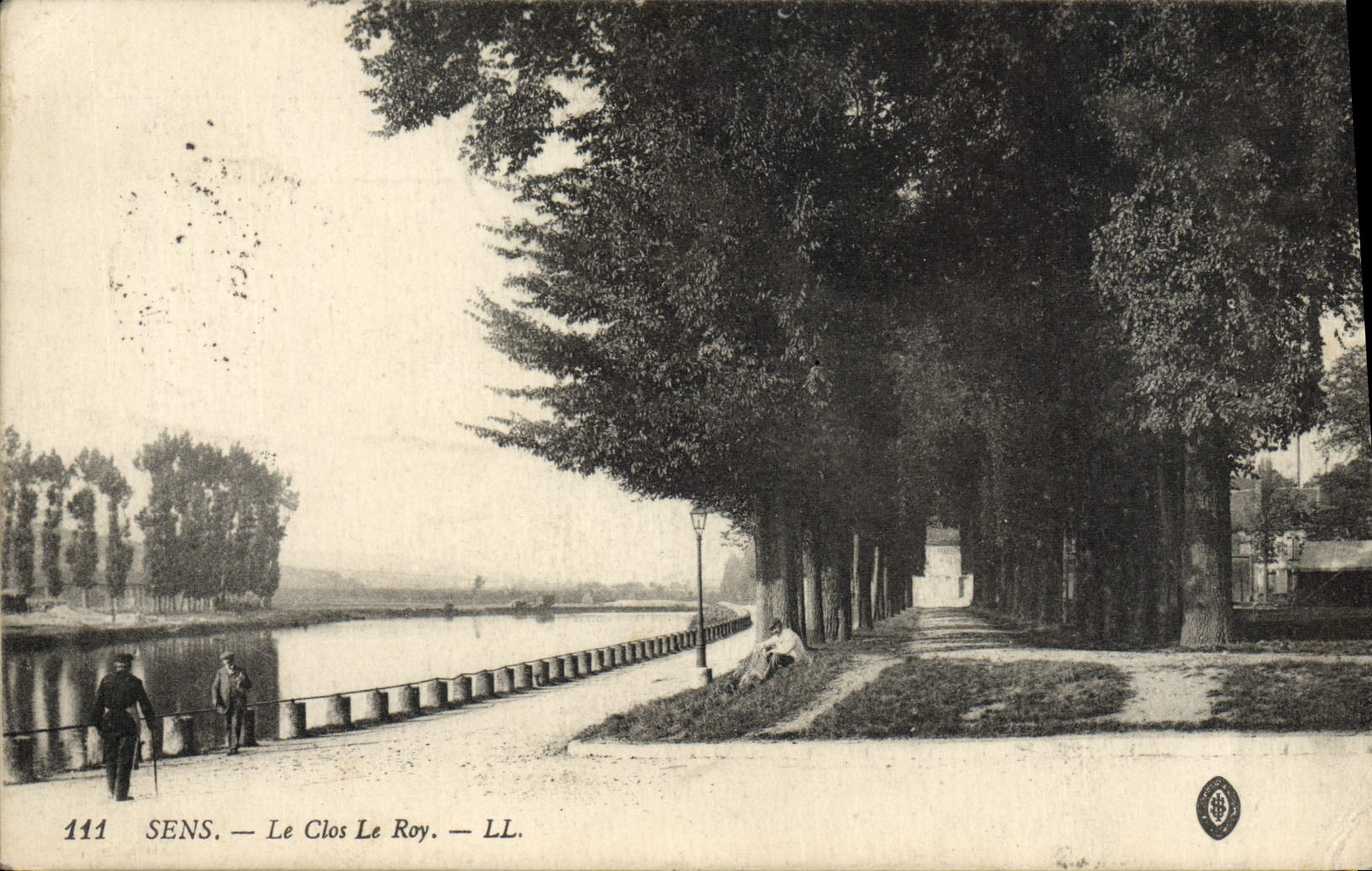 CPA Sens Le Clos Le Roy