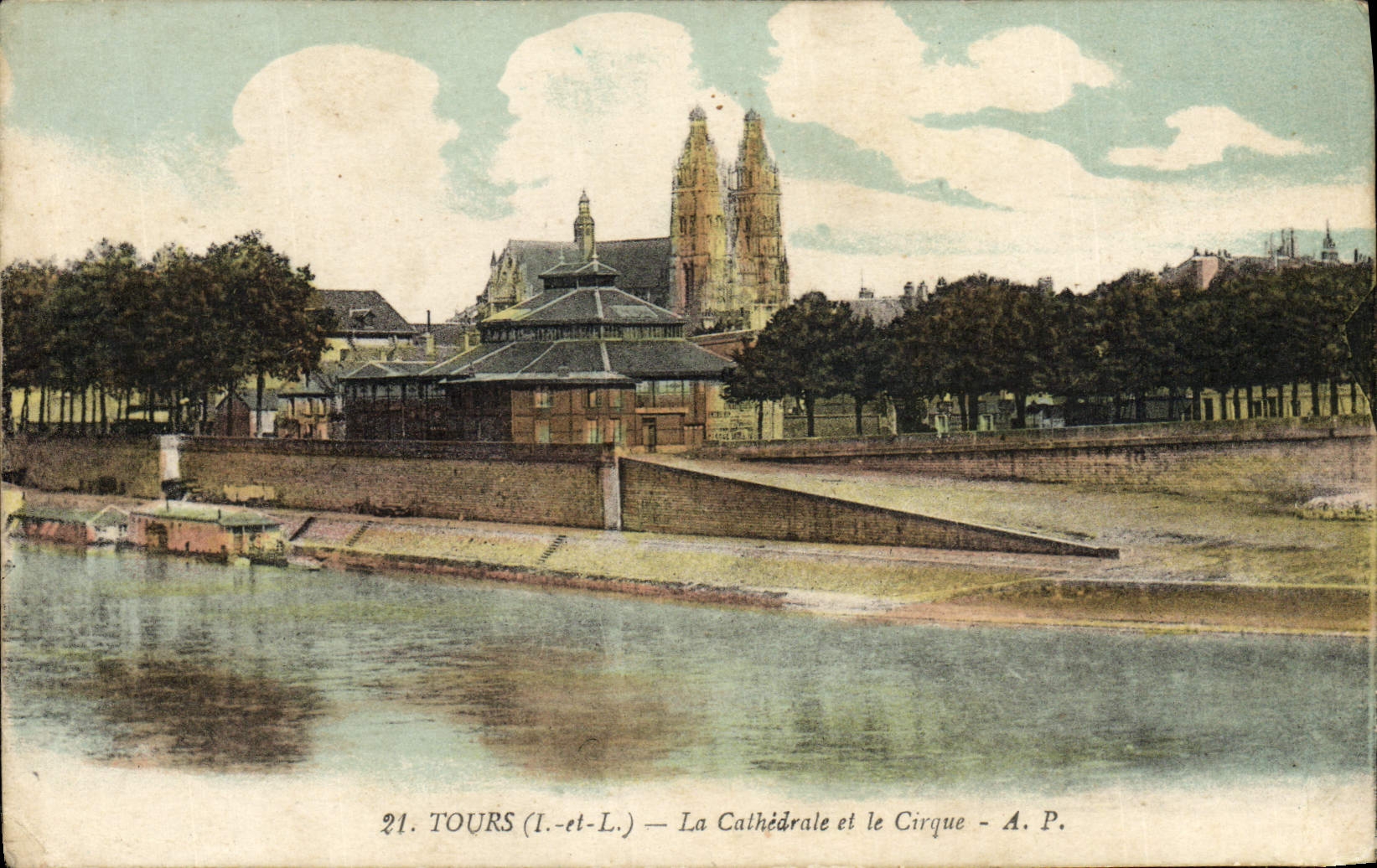 CPA Tours La Cathedrale et le Cirque