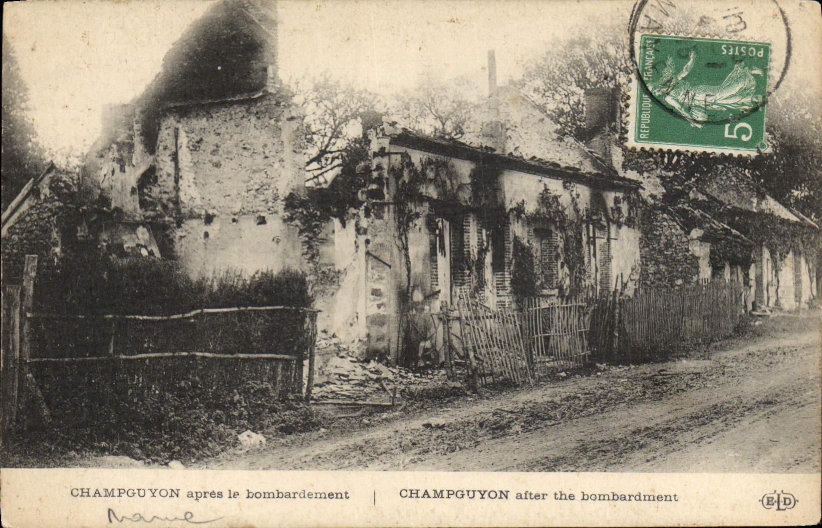 CPA Champguyon apres le bombardement Militaria