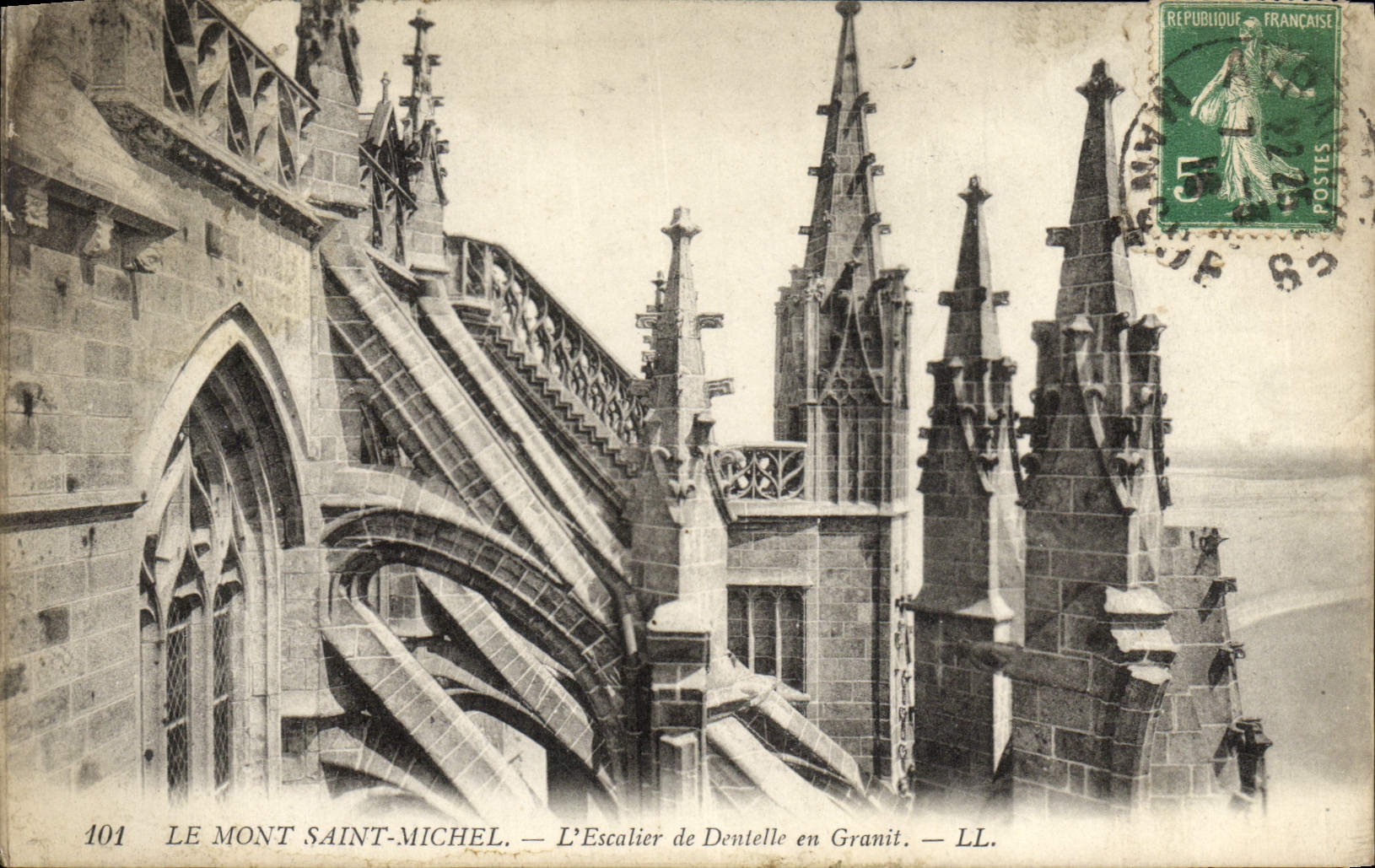 CPA Le Mont Saint Michel L'Escalier de Dentelle en Granit