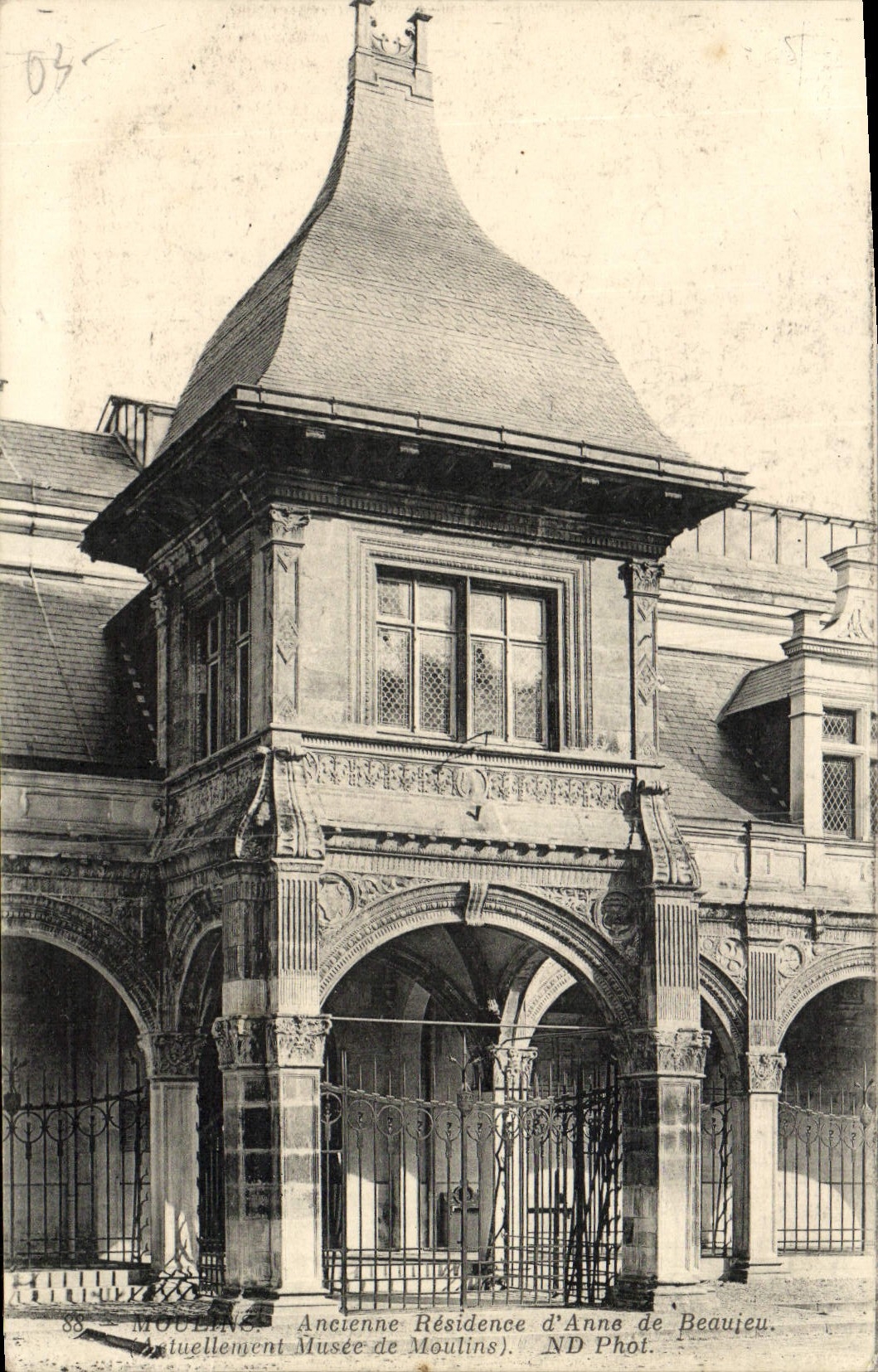 VINTAGE POSTCARD Moulins Old residence of Anne de Beaujeu Museum of Moulins
