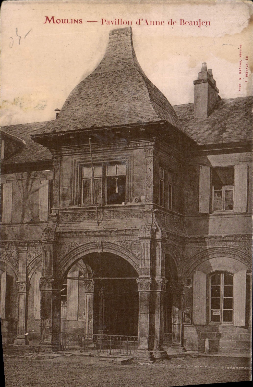 VINTAGE POSTCARD Moulins House of Anne de Beaujeu