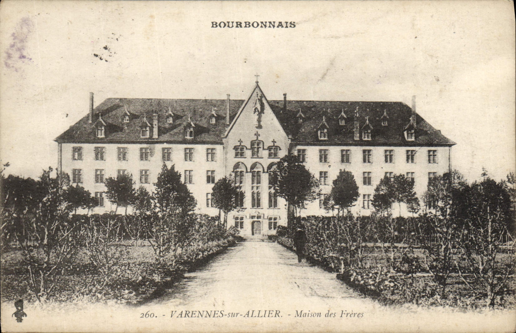 VINTAGE POSTCARD Bourbonnais Varennes on Allier House of the brothers