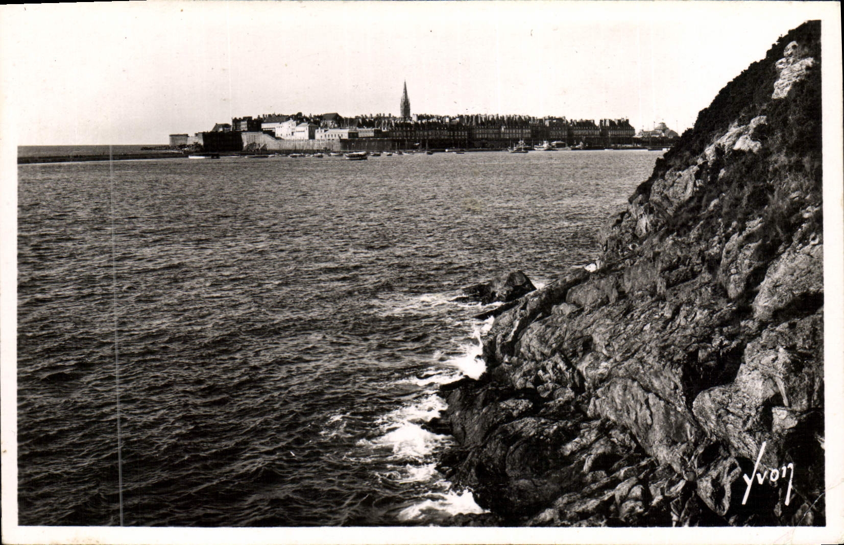 MODERN CARD Holy Malo View taken of the rocks of Aleth