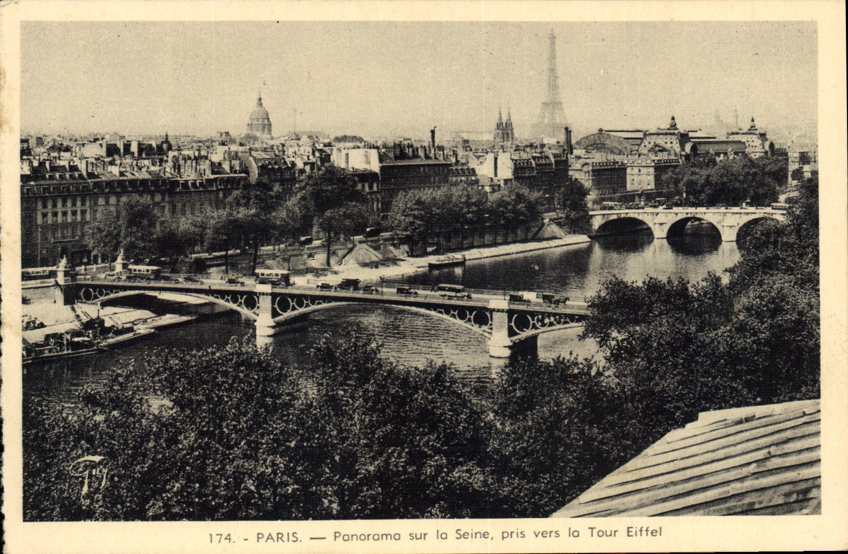 CPA Paris Panorama sur la Seine pris vers la Tour Eiffel