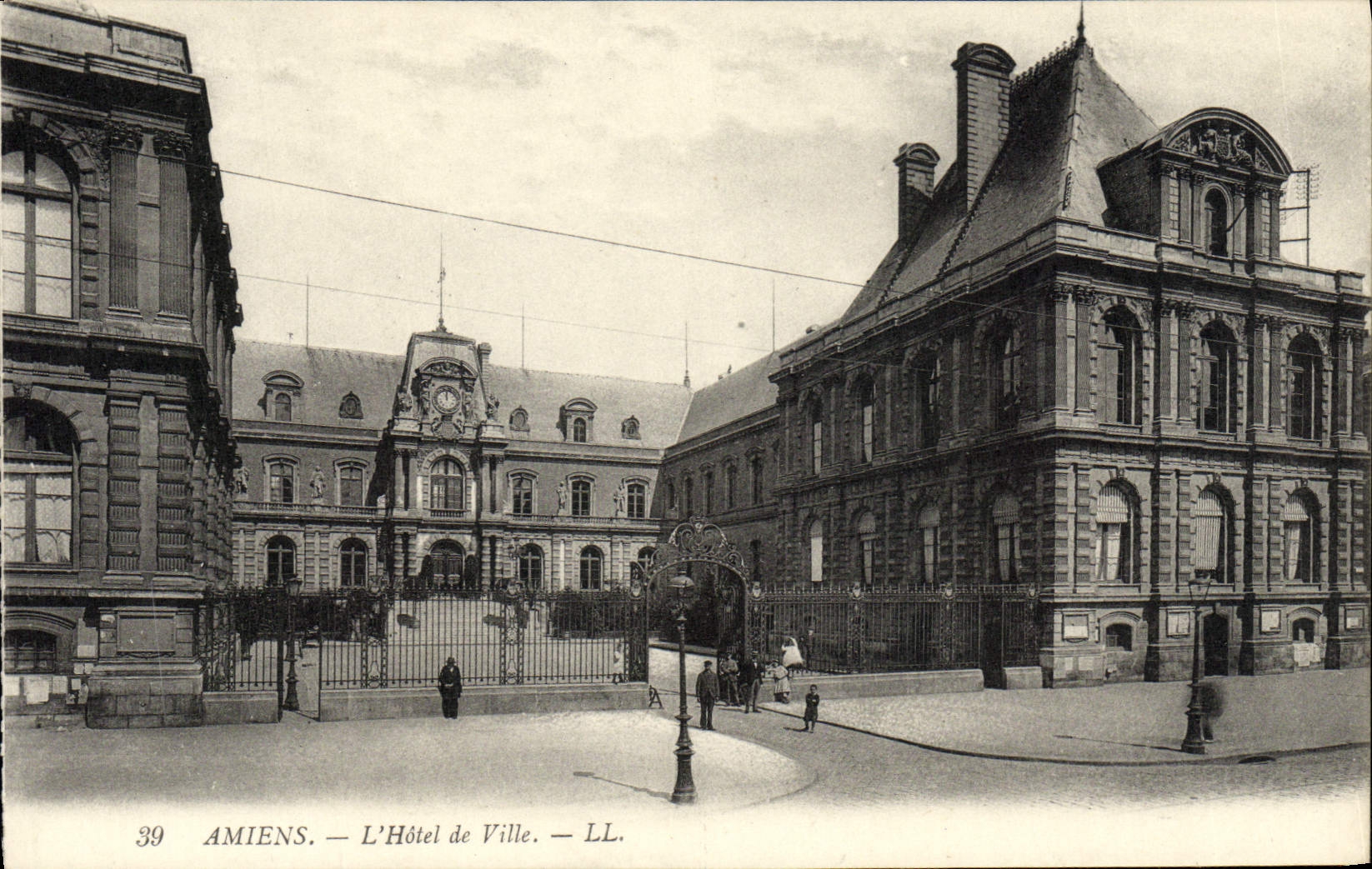 CPA Amiens L'Hotel de Ville