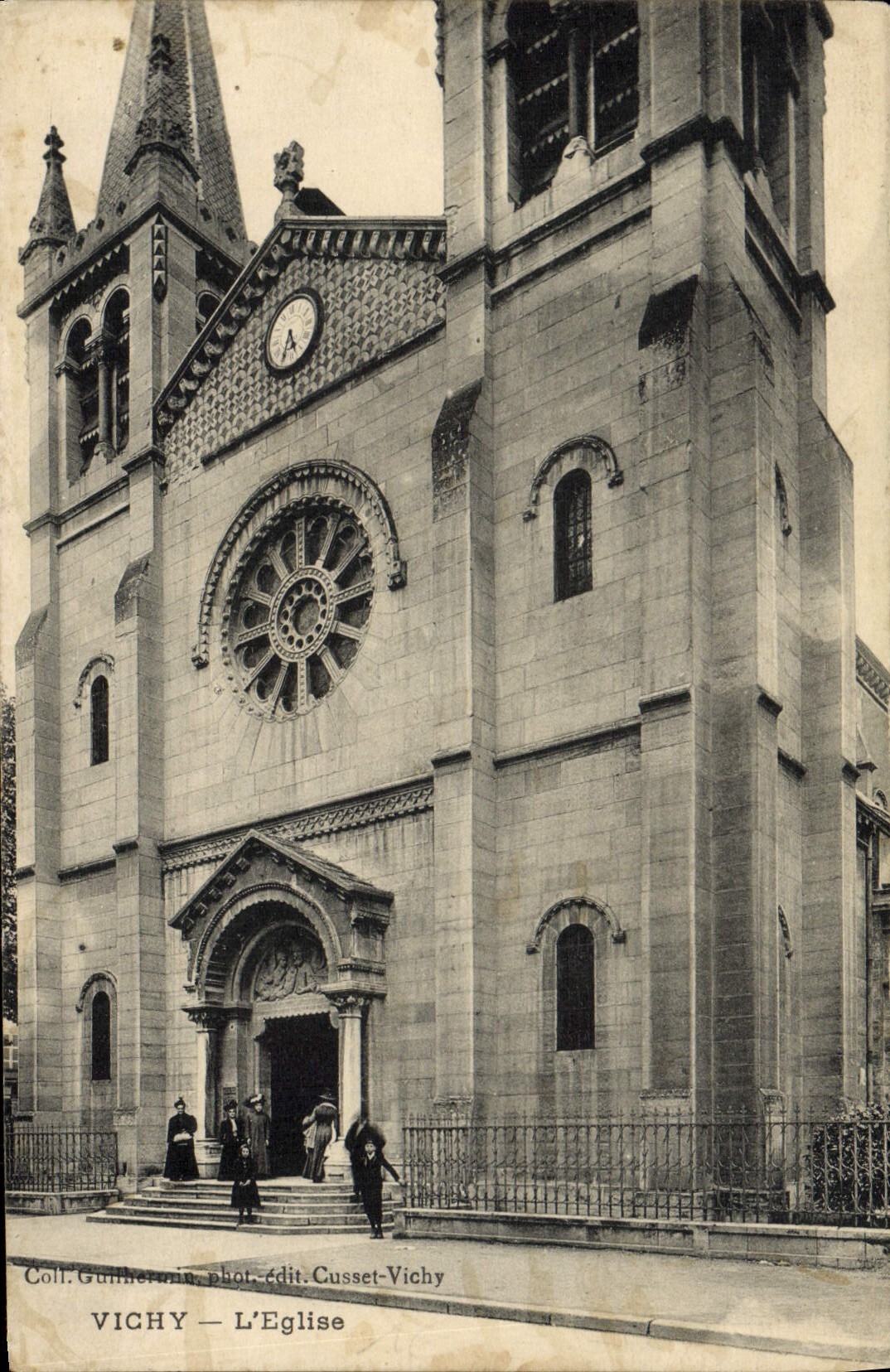 VINTAGE POSTCARD Vichy the Church