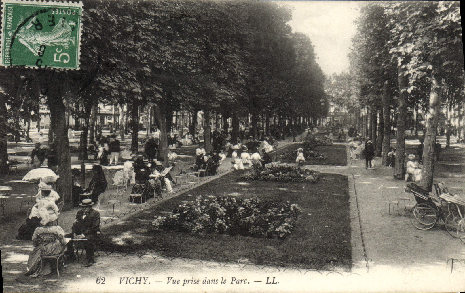 CPA Vichy Vue prise dans le Parc