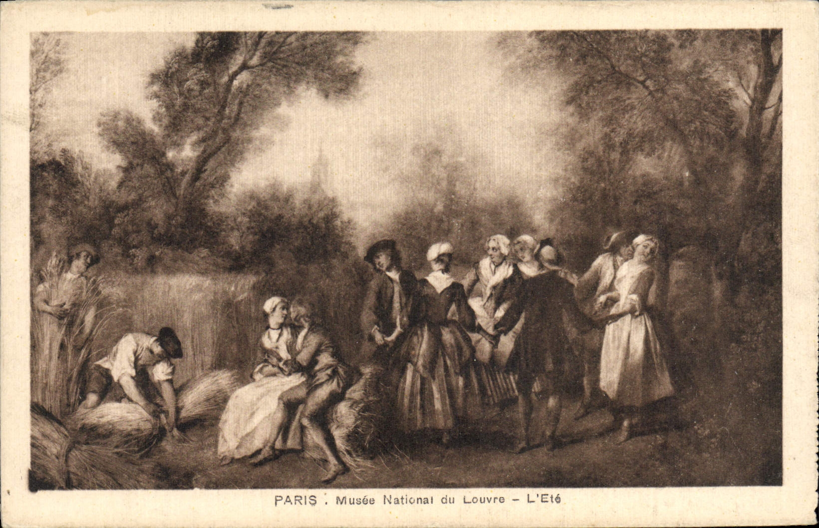 VINTAGE POSTCARD Paris National museum Of Louvre the summer