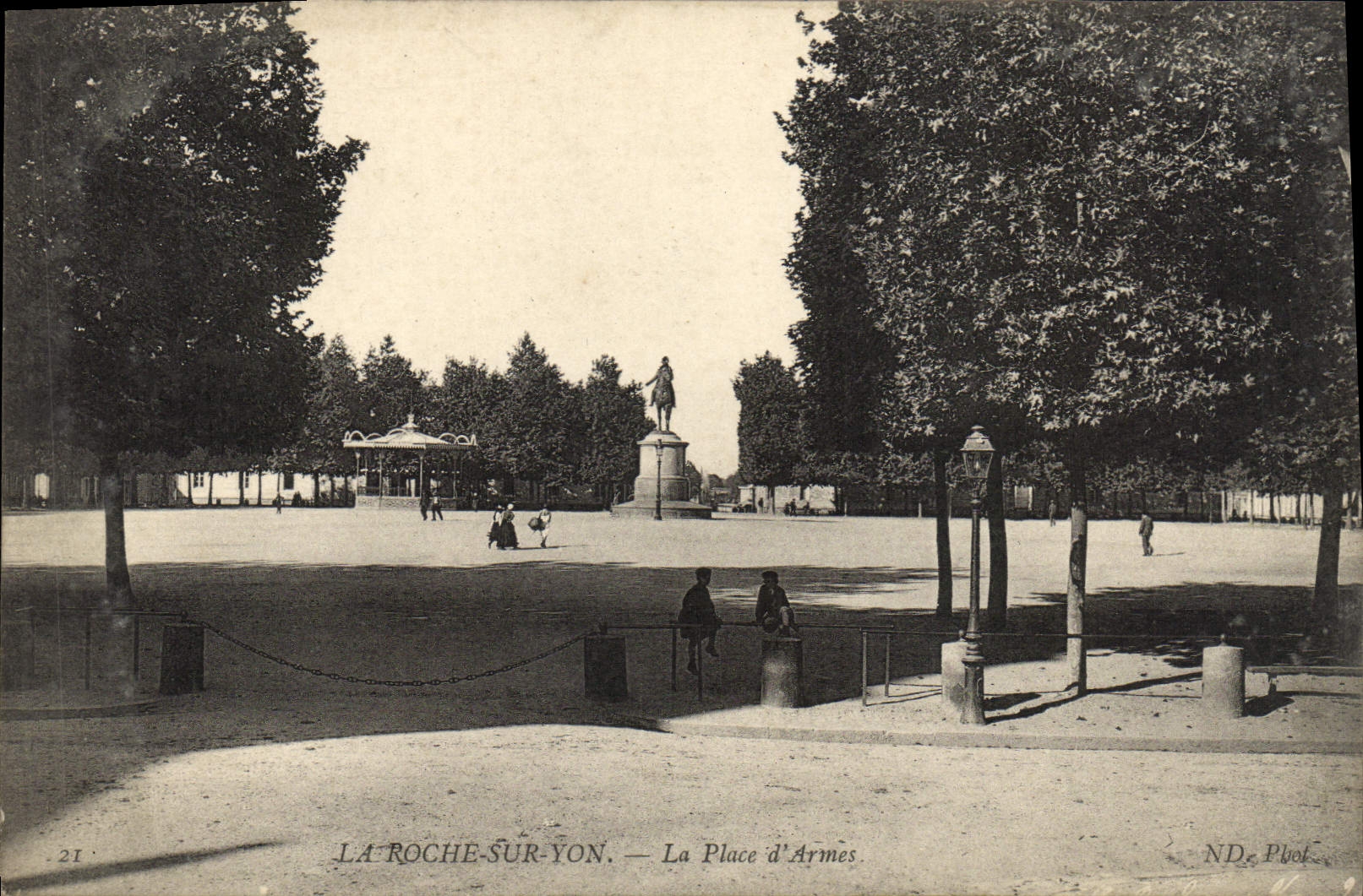 VINTAGE POSTCARD the Rock On Yon the Place Of Napoleon Weapons 1st