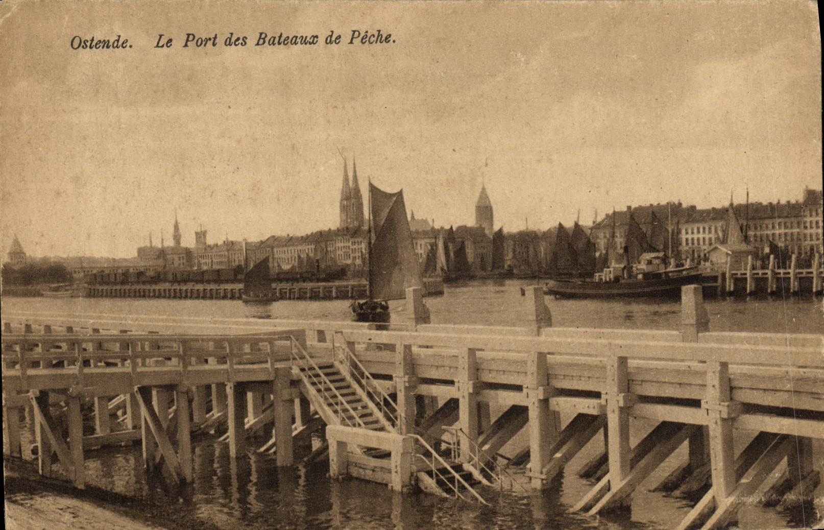 POSTAL Ostende de la VENDIMIA el puerto de los barcos pesqueros