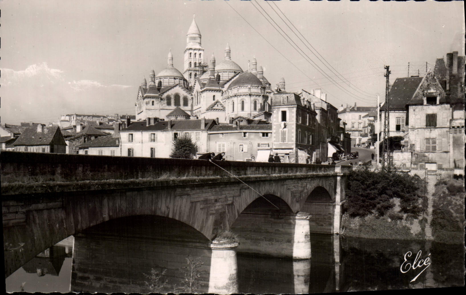 CPM Perigueux Le Pont Des Barris Et La Cathedrale St Front
