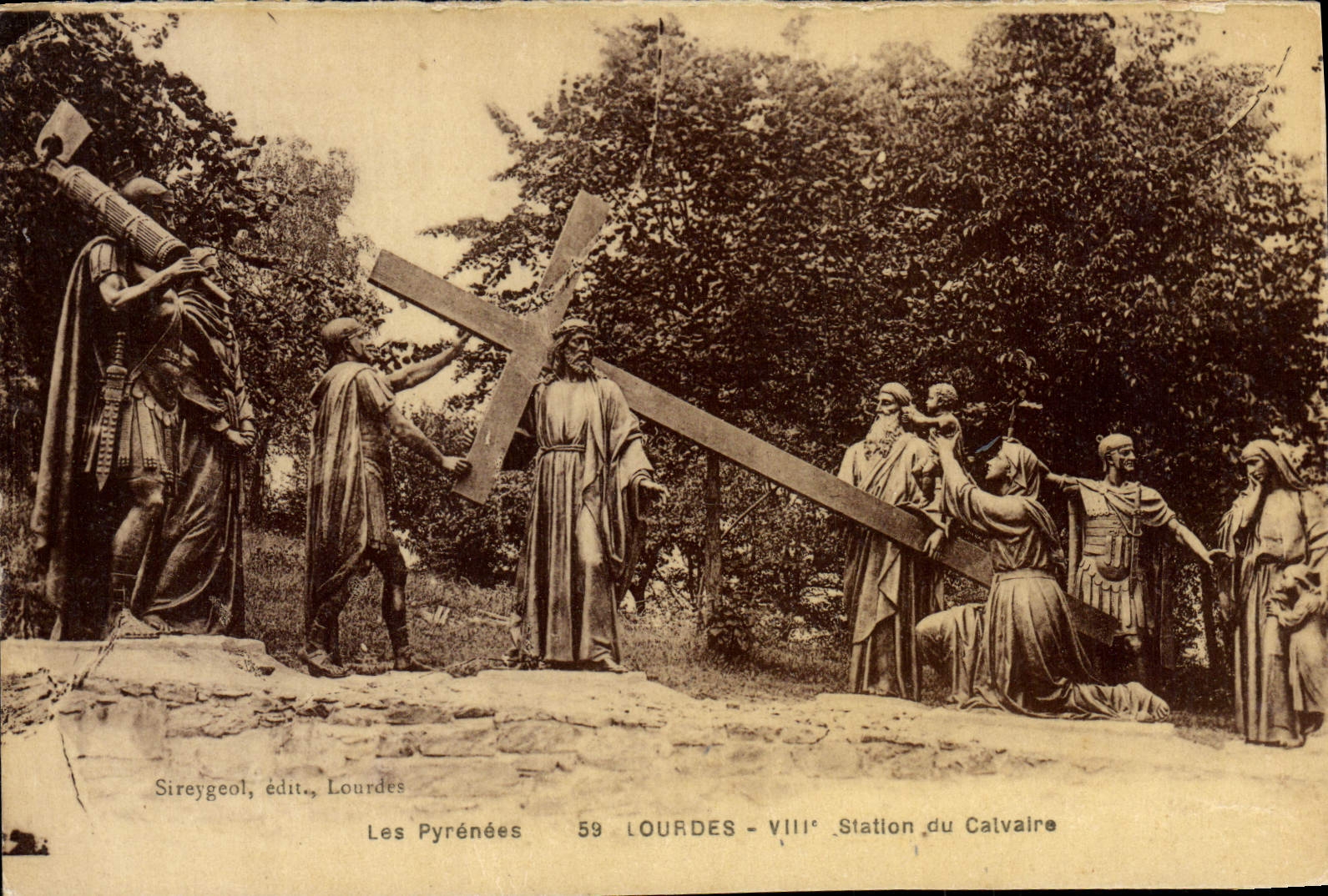 CPA Les Pyrenees Lourdes 8eme Station du Calvaire