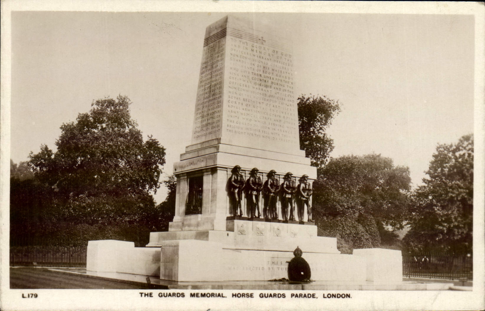 CPA The Guards Memorial Horse Guards Parade London Militaria