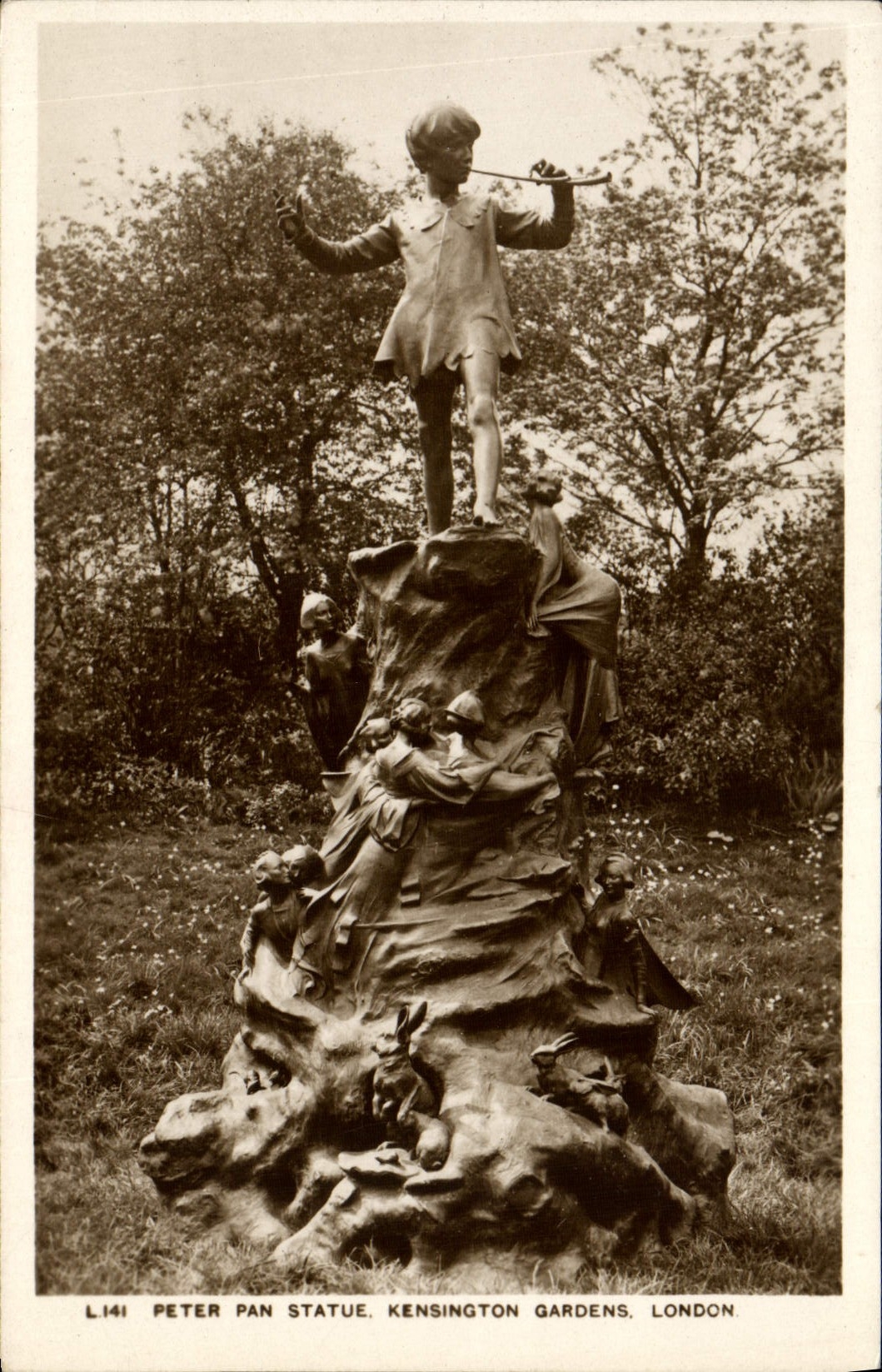 VINTAGE POSTCARD Peter Pan Rules Kensington Gardens London