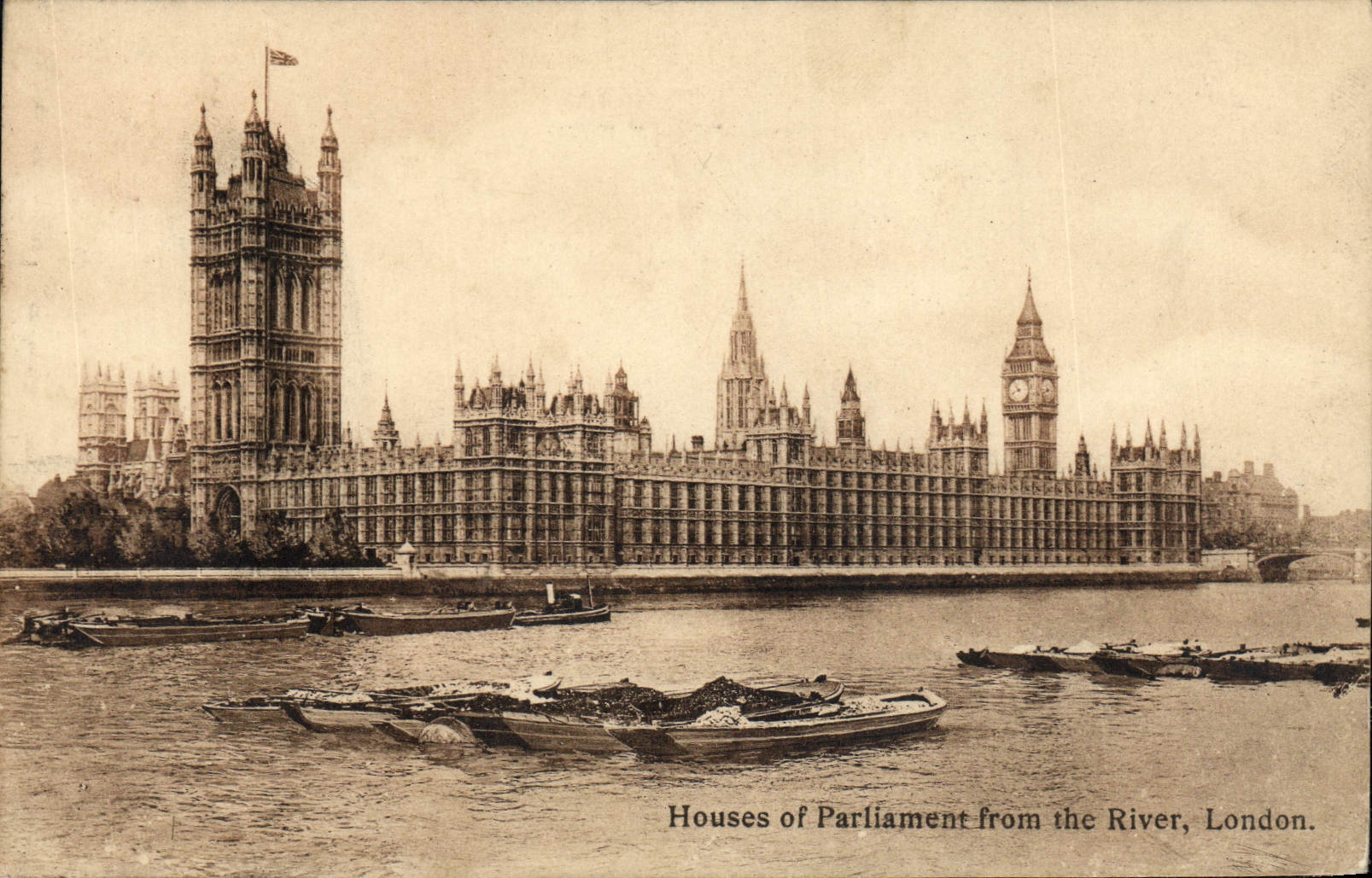 VINTAGE POSTCARD House off Parliament from to rivet London Boat