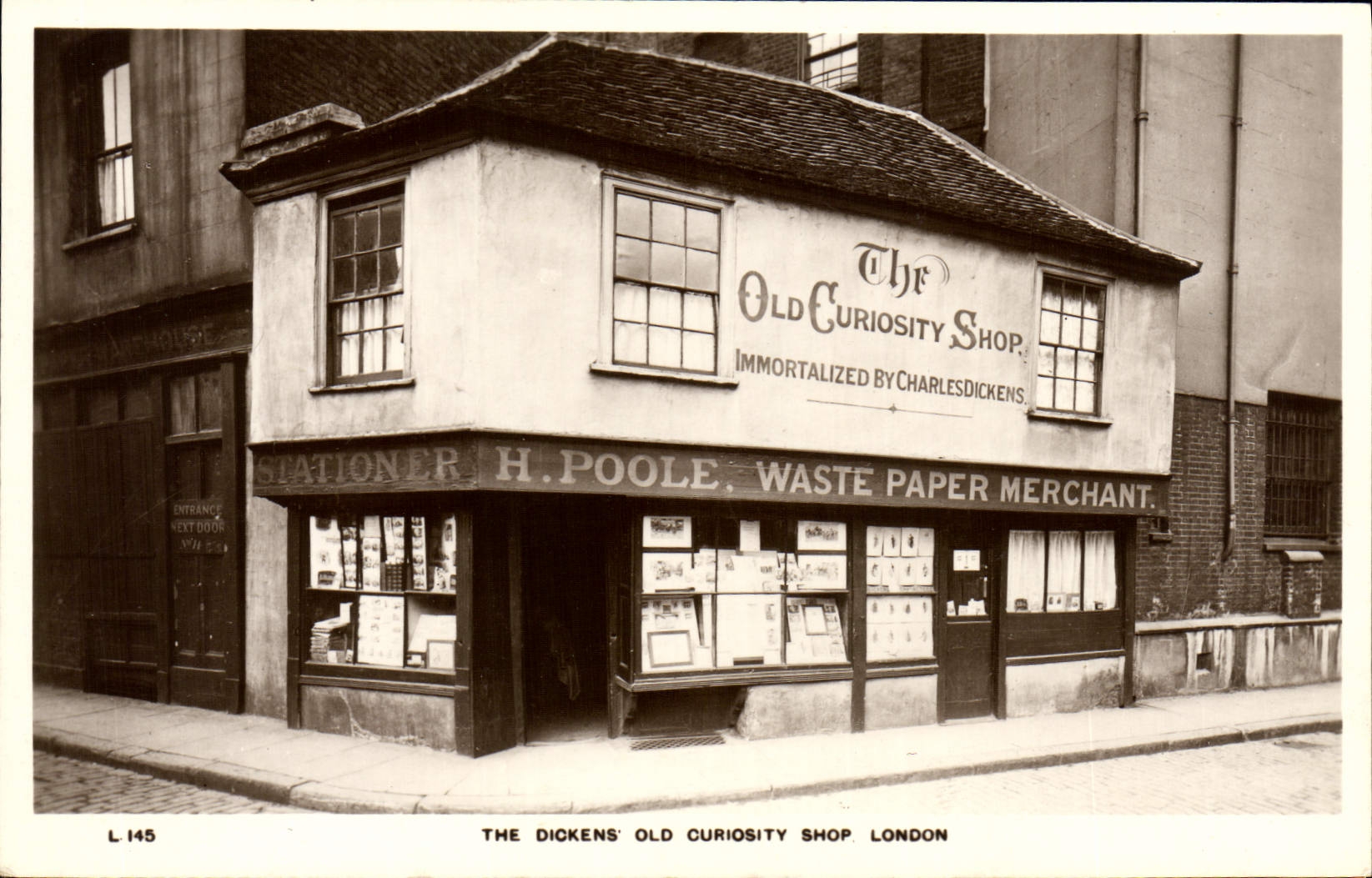CPA The Dickens Old Curiosity shop London