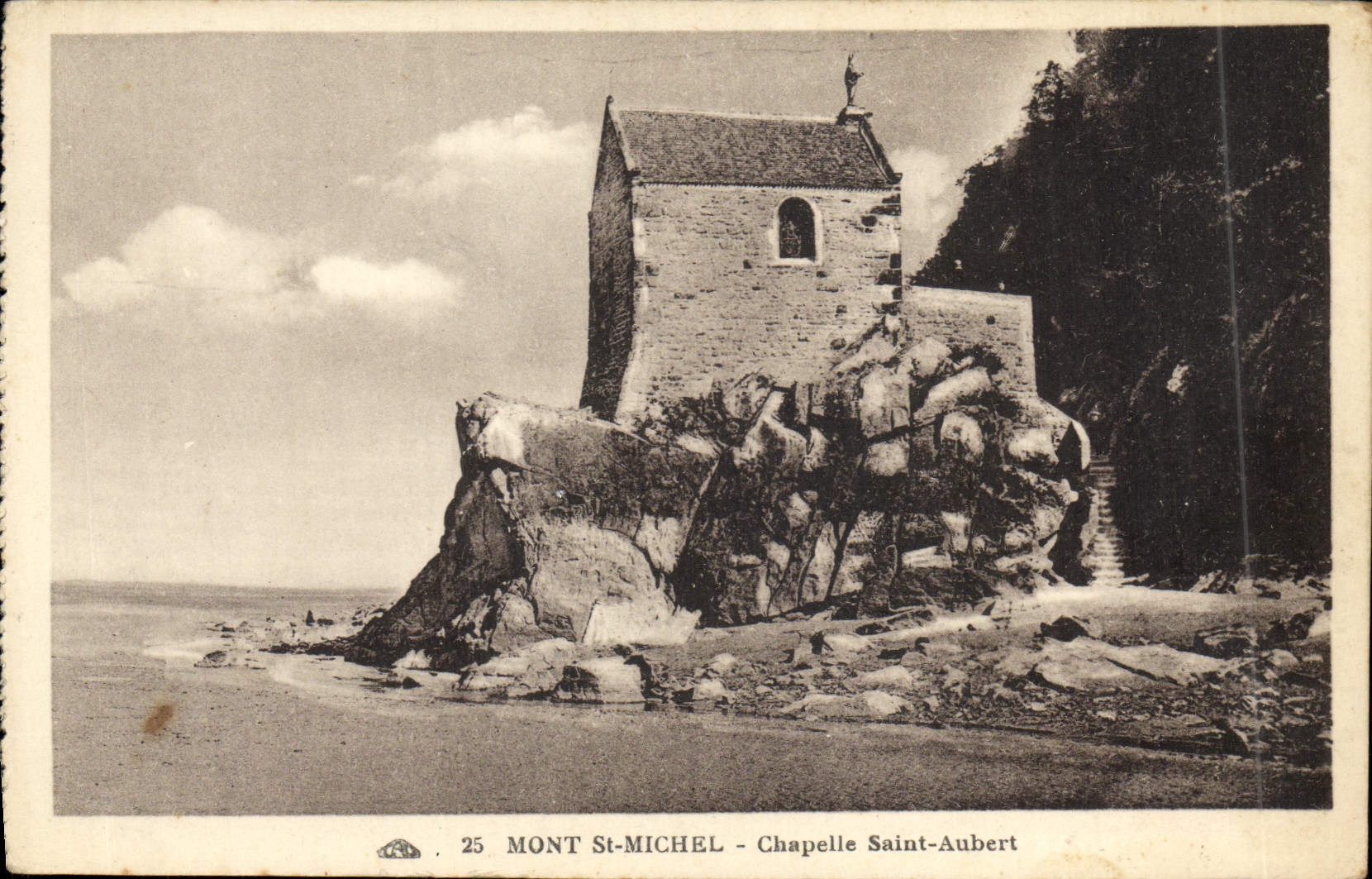 VINTAGE POSTCARD Mount St Holy Michel Vault Aubert