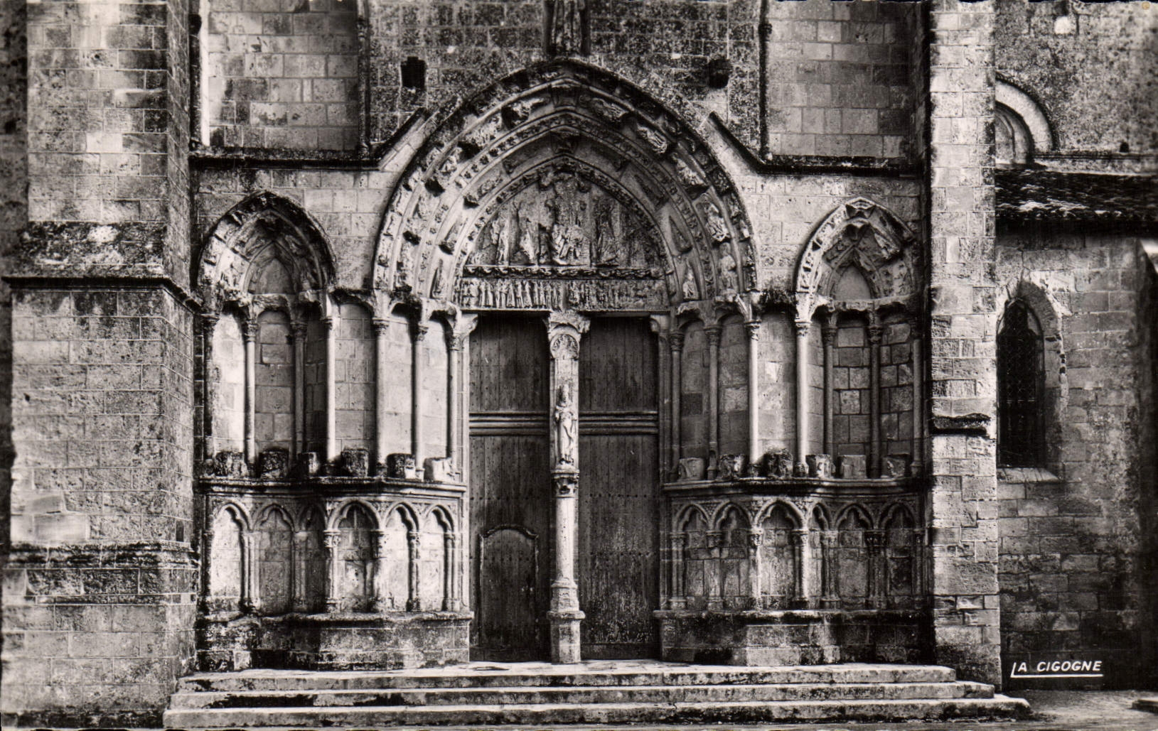 CPM Saint Emilion Eglise Collegiale Portail Nord de l'eglise collegiale