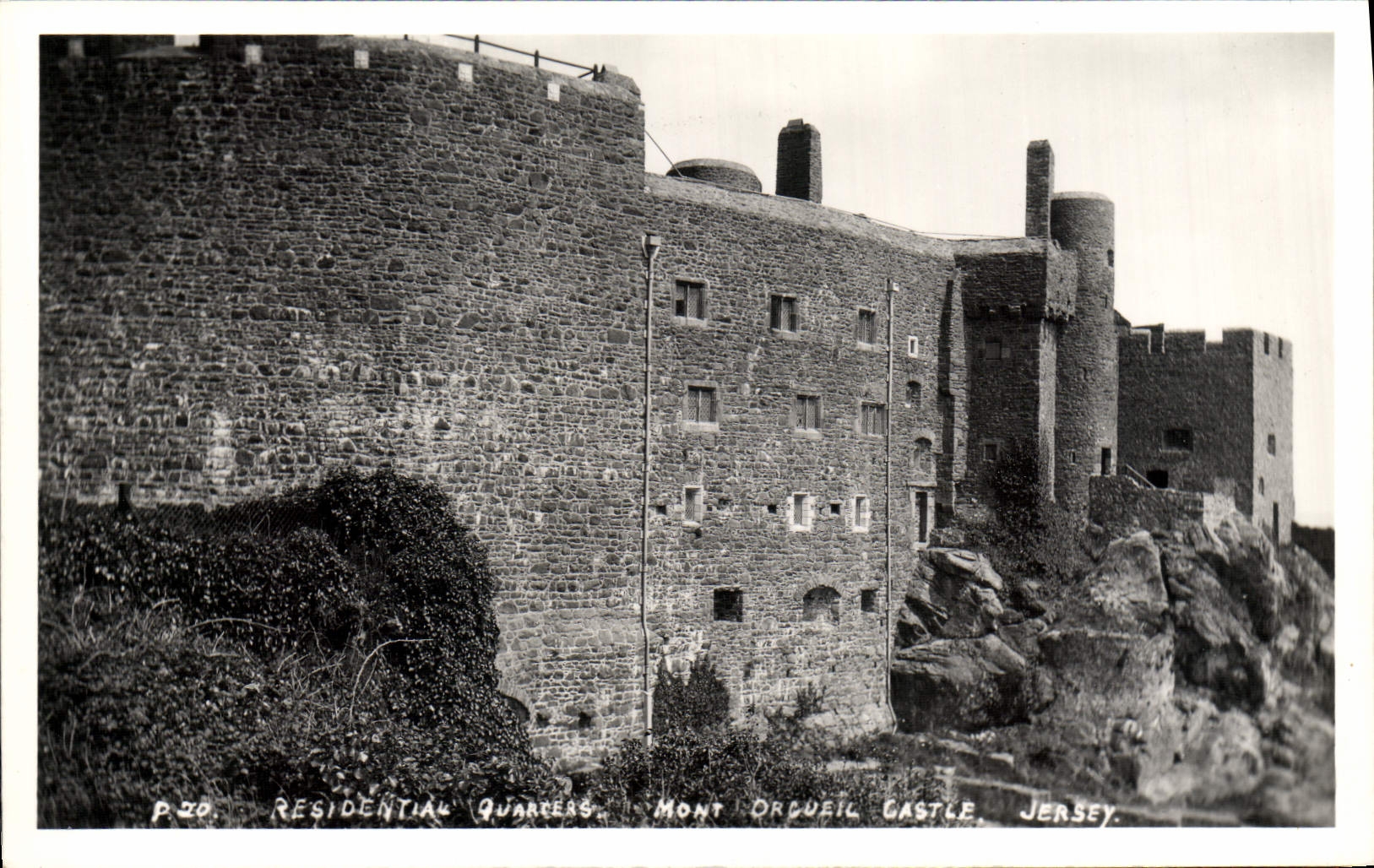 CPA Residential Quarters Mont Orgueil Castle Jersey