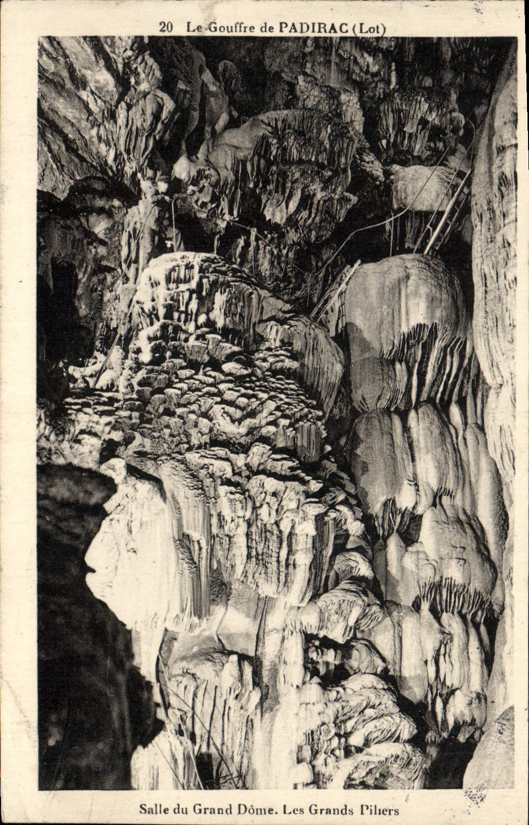 CPA Le Gouffre de Padirac Salle Du Grand Dome Les Grands Piliers