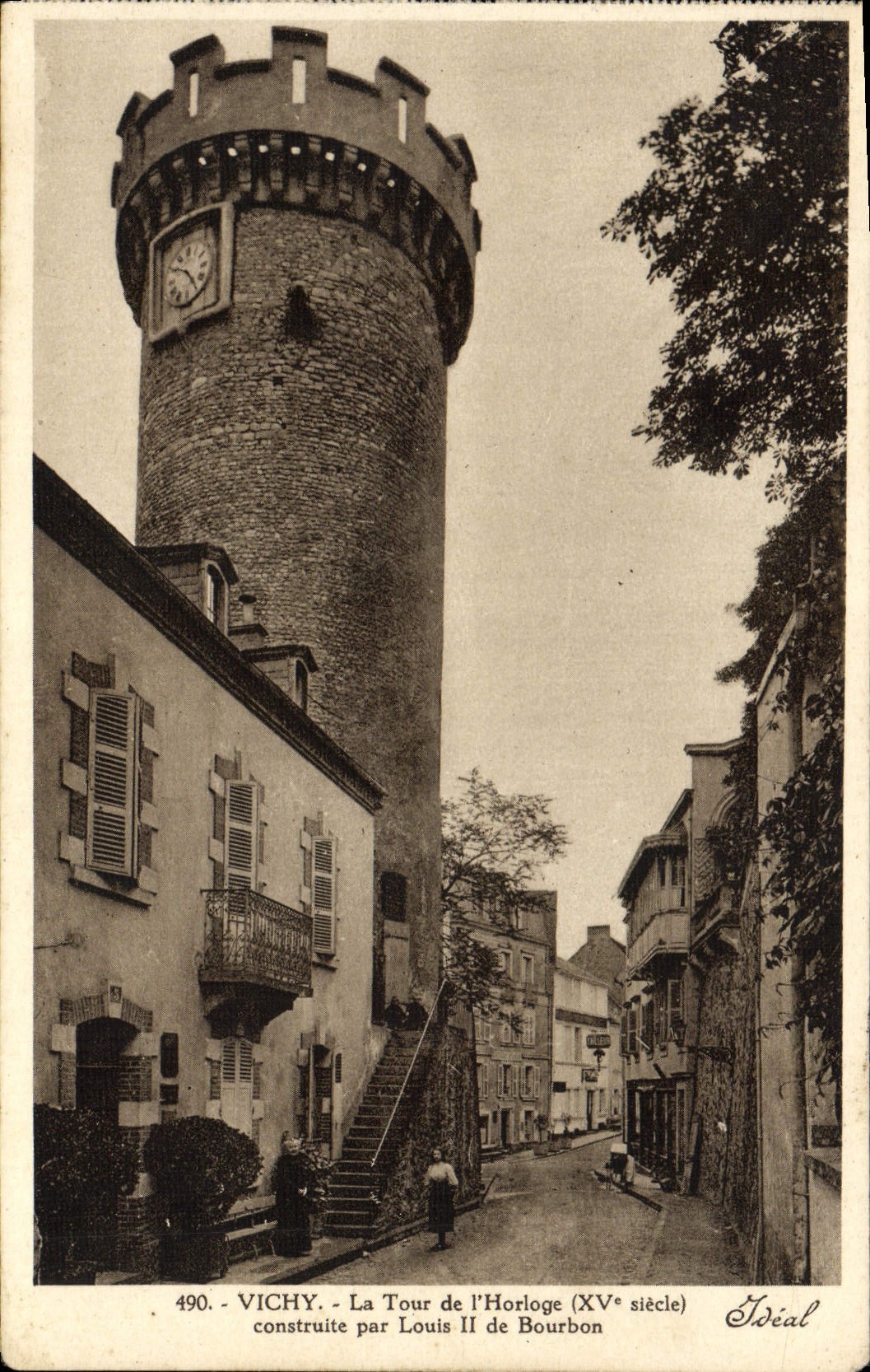 CPA Vichy La Tour de I'horloge Construite Par Louis II de Bourbon 