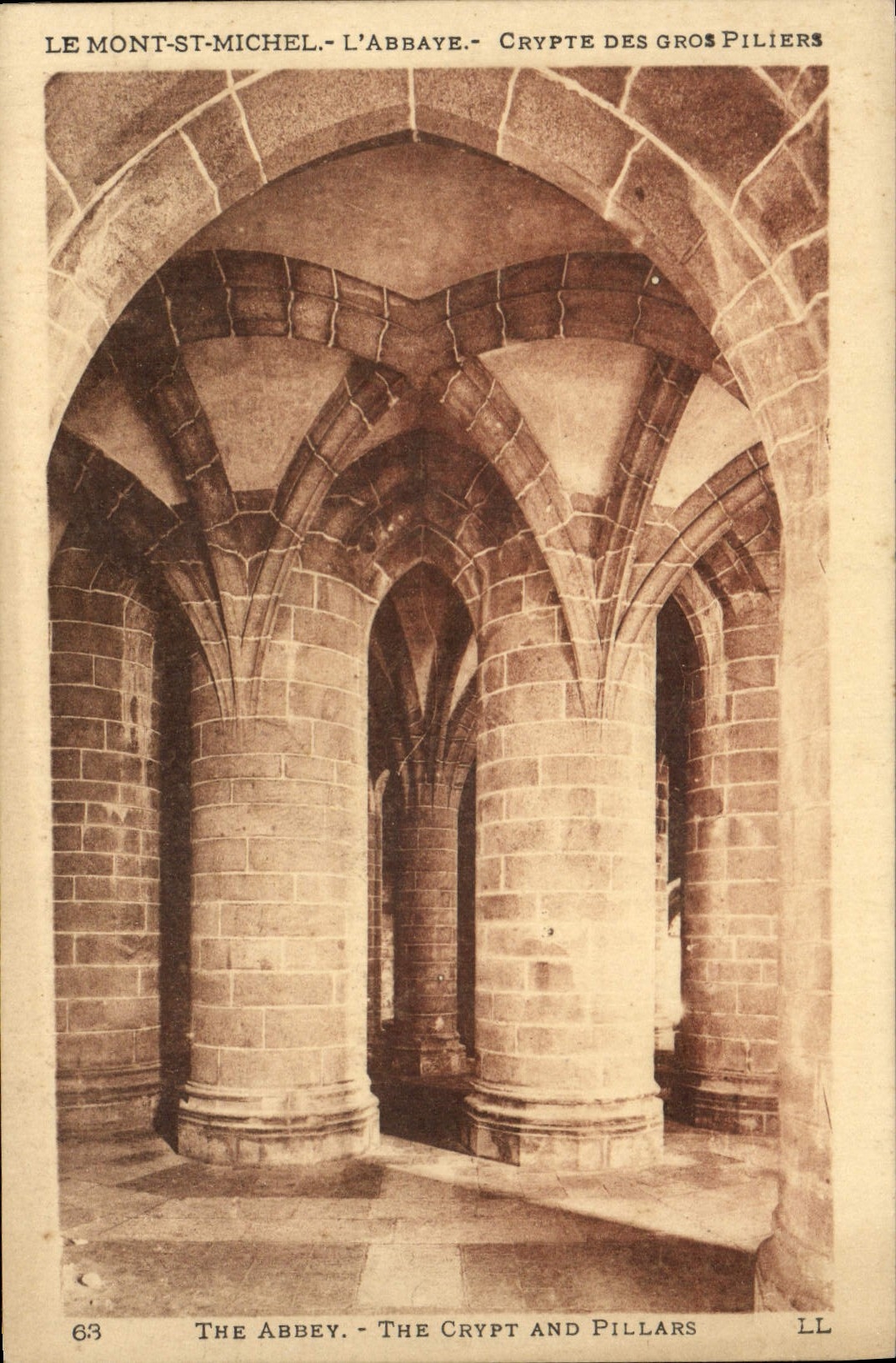 CPA Le Mont St Michel L'Abbaye Crypte des gros piliers
