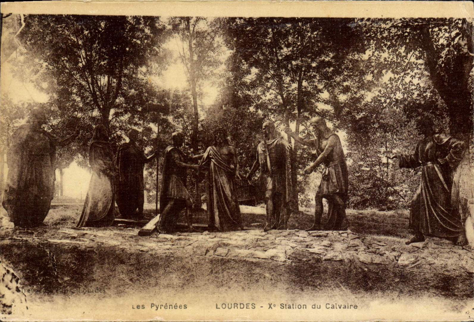 CPA Lourdes 10eme station du calvaire 
