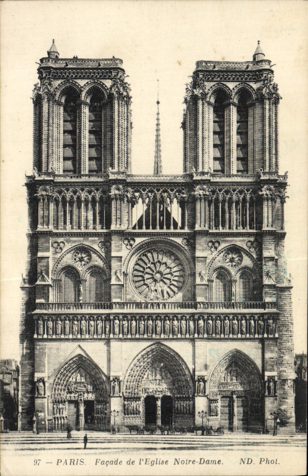 CPA Paris Facade De I'Eglise Notre Dame