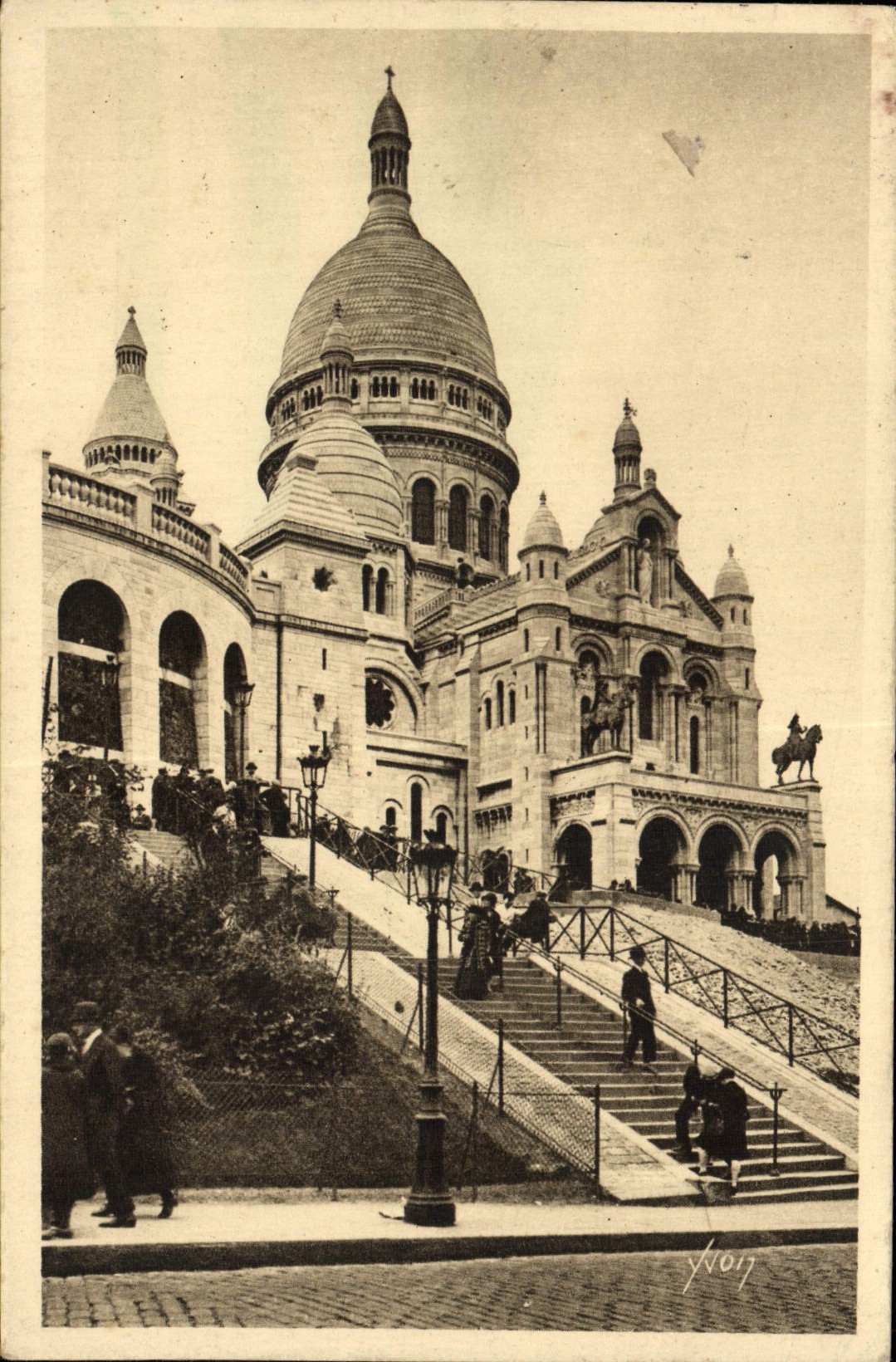 CPA Paris Montmartre La Basilique Du Sacre Coeur