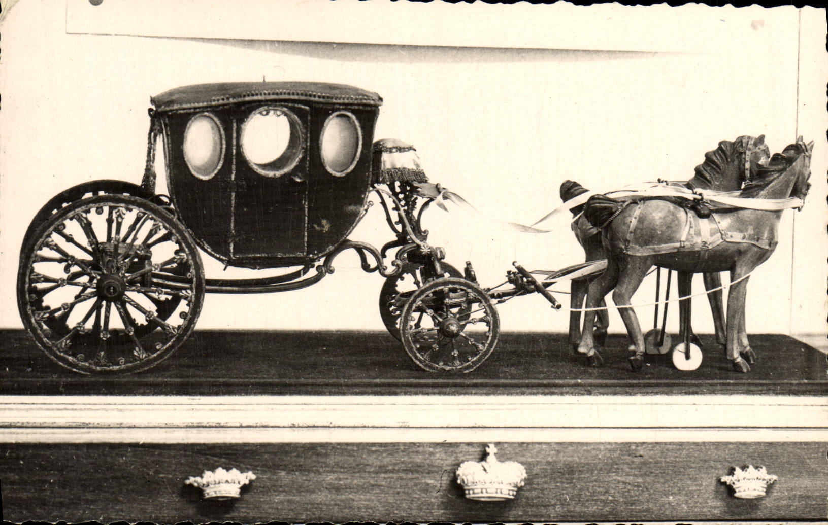 CPM Limeray Carrosse Louis XIII Musee de la Vieille Poste