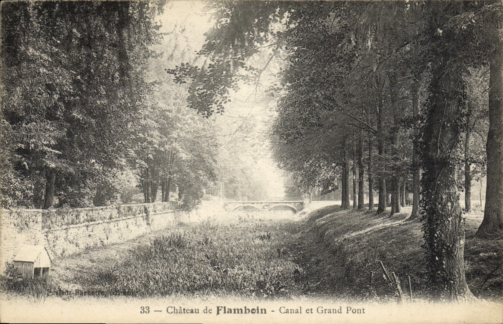 VINTAGE POSTCARD Castle De Flamboin Canal And Grand Bridge