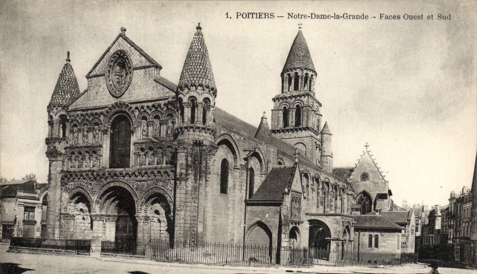 CPA Poitiers Notre Dame La Grande Faces Ouest Et Sud
