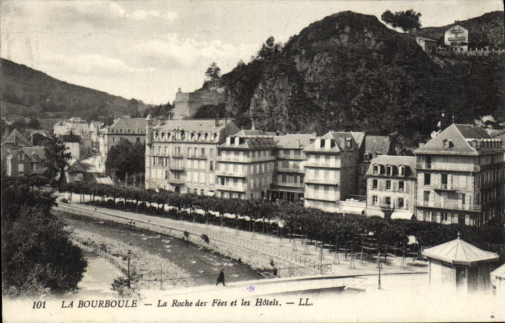CPA La Bourboule La Roche des Fees et les Hotels