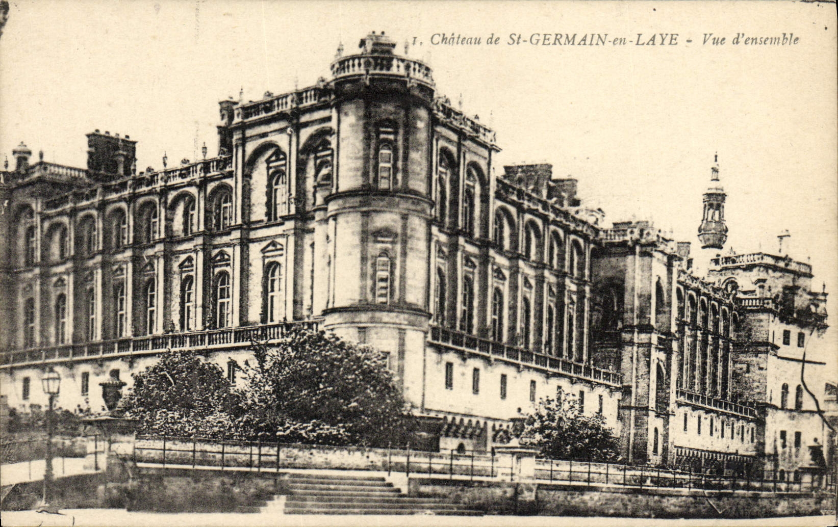 CPA Chateau de St Germain en Laye Vue d'ensemble