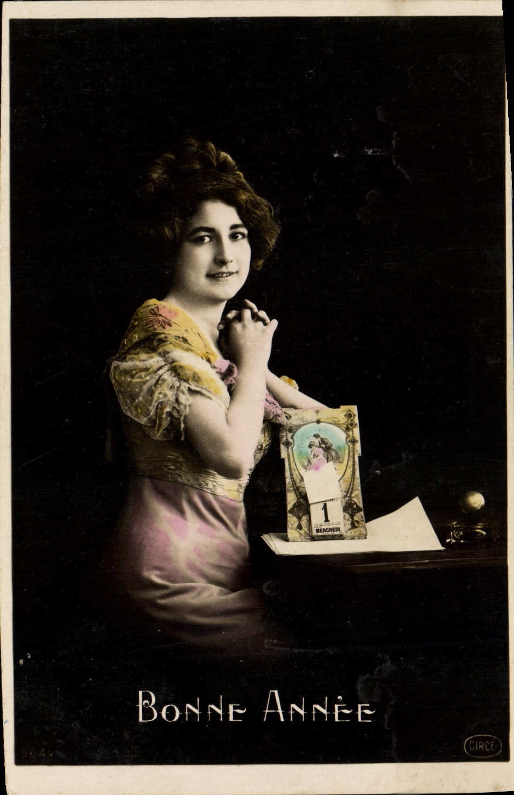 CPA Bonne Annee Femme