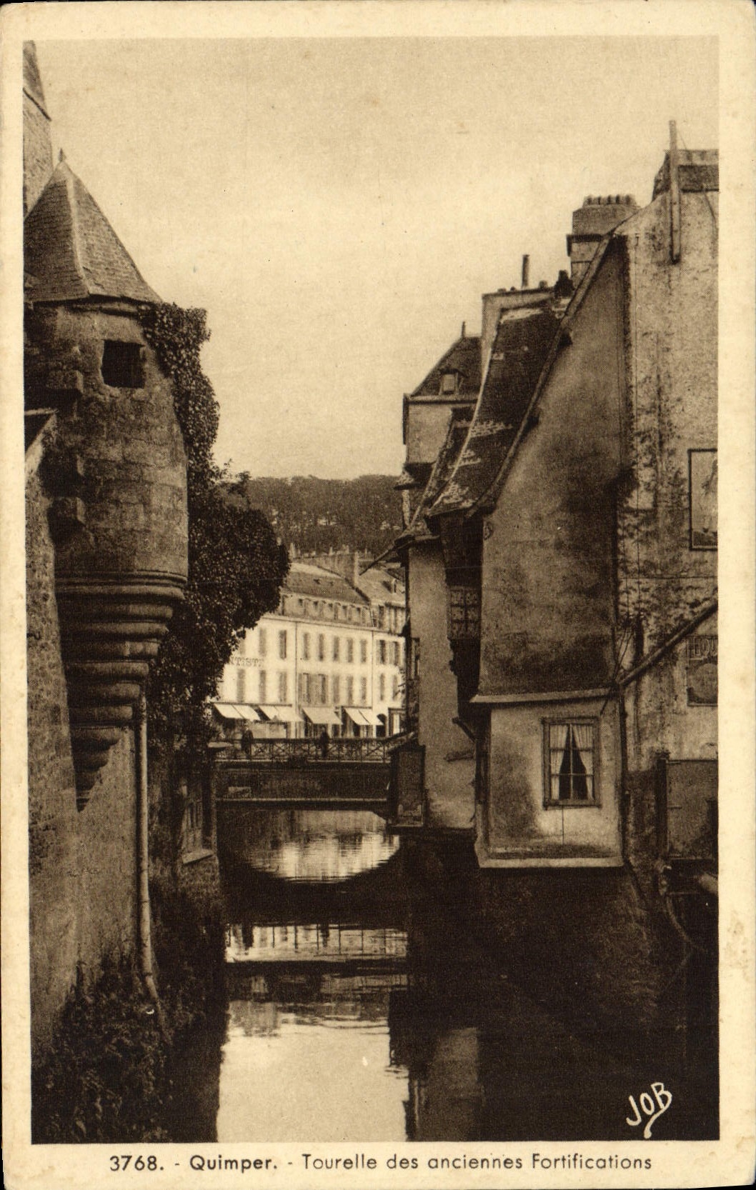 VINTAGE POSTCARD Quimper Turret of Old Fortificotions