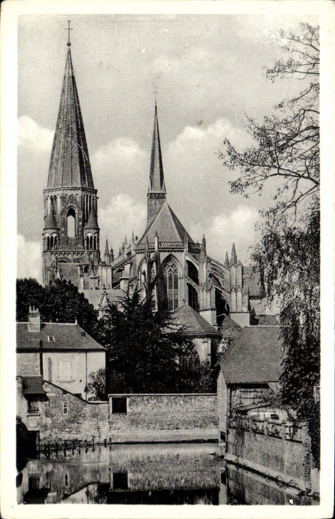 POSTAL MODERNA Vendome Abstde de la iglesia de la trinidad