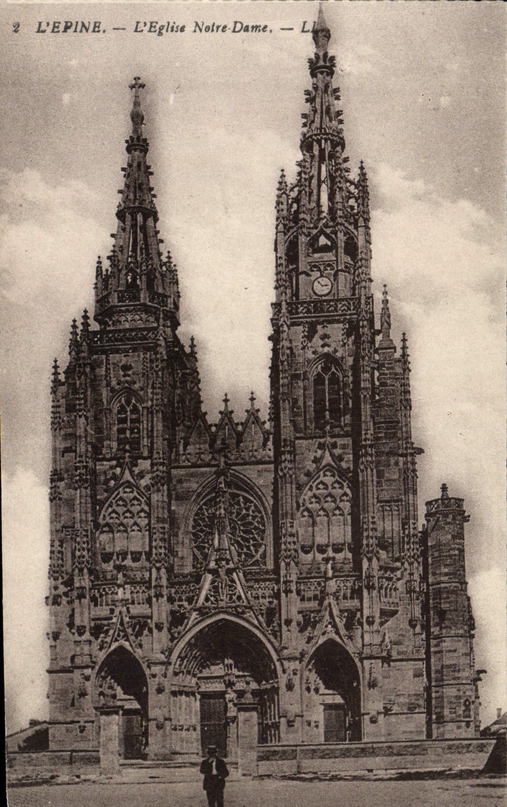VINTAGE POSTCARD the Spine the Notre Dame Church