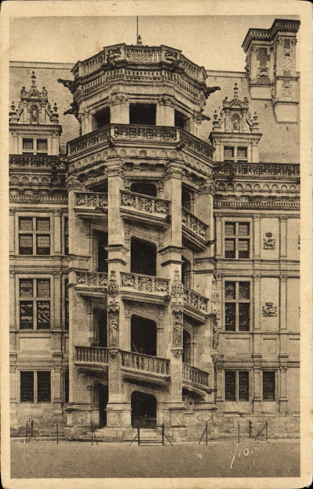 CPA Chateaux De La Loire Chateau de Blois Escalier Francois 1er