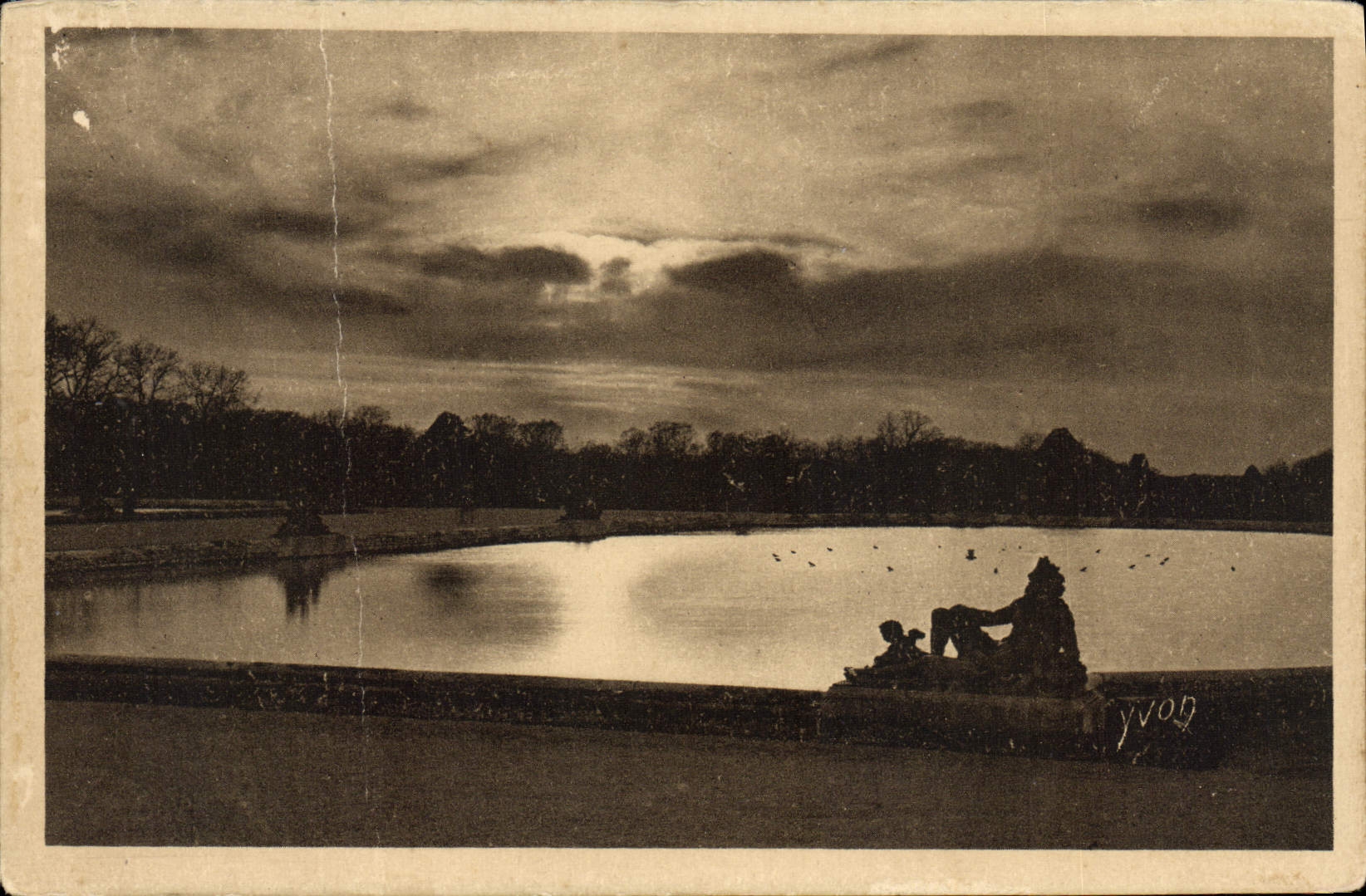 Esplendores de la POSTAL de la VENDIMIA y encantos del piso de Versalles del agua en la terraza del paladar