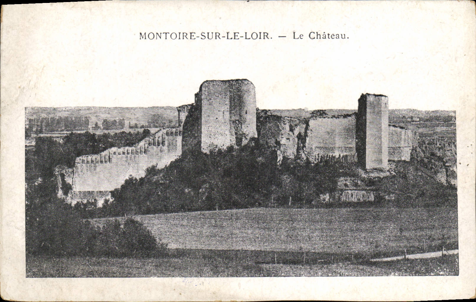 VINTAGE POSTCARD Montoire On the Dormouse the Castle