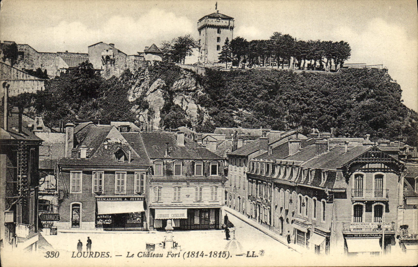 CPA Lourdes Le Chateau Fort