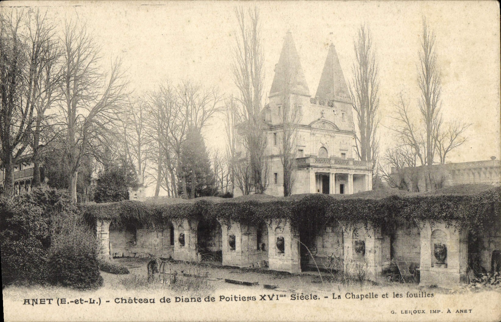 Castillo de Anet de la POSTAL de la VENDIMIA de Diane de Poitiers La Chapelle y de excavaciones